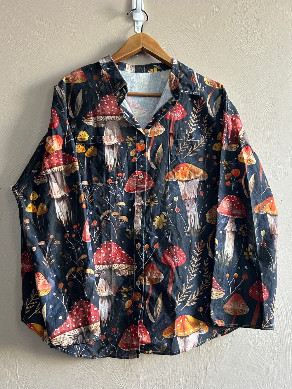 Vintage Style Women’s Long Sleeve Blue Mushroom Print Button-Up Shirt X-Large.
